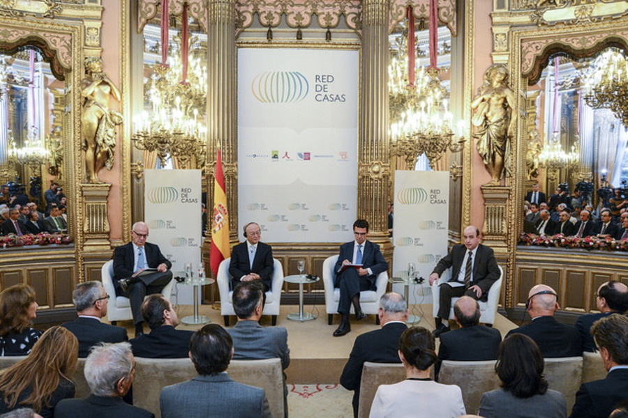 Átomos para la paz y el desarrollo: encuentro con el director general del OIEA Yukiya Amano