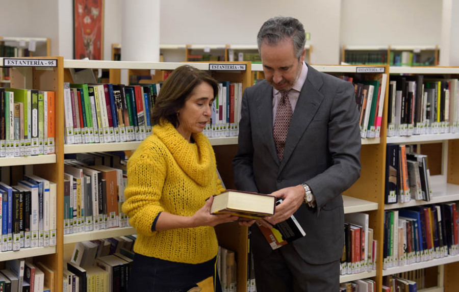 Casa Árabe dona los fondos de su mediateca a la biblioteca de la AECID 