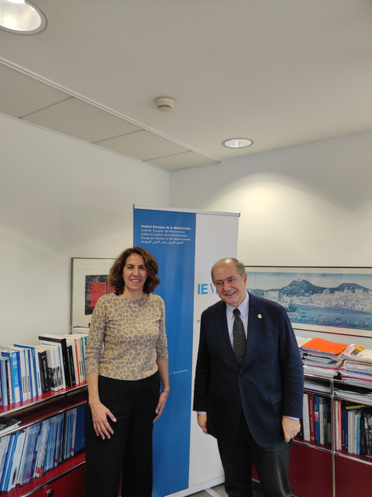 Reunión entre la directora general de Casa Árabe y el presidente ejecutivo del IEMed