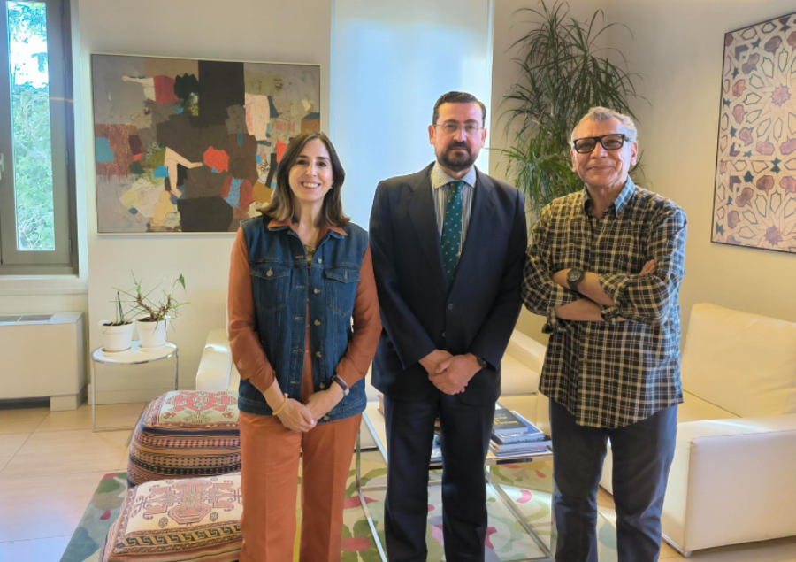 El artista iraquí Hanoos visita Casa Árabe
